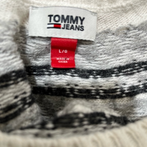 Women's Fair Isle   in Winter White & Gray by Tommy Jeans , Size Large (BIN2) - Picture 5 of 7